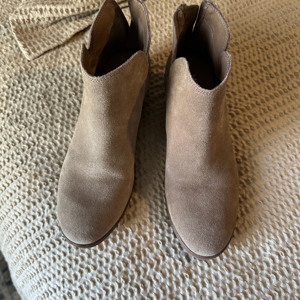 Michael Kors booties size 7